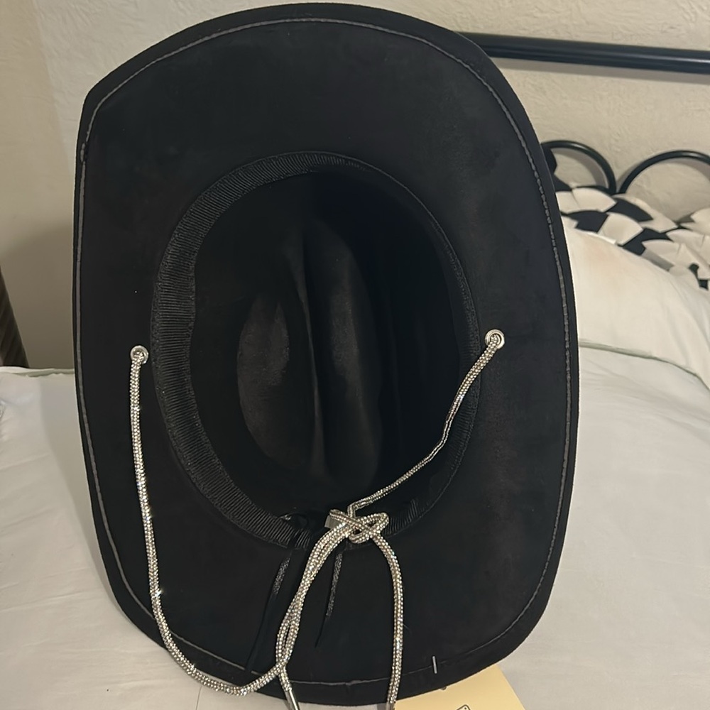 Ladies hat - Picture 3 of 4